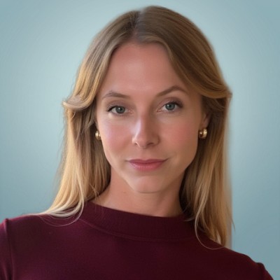 Dani Oldenmenger headshot