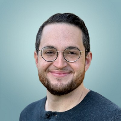 Holden Bale headshot