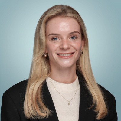 Nicole Wals headshot