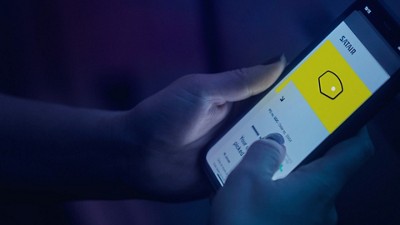 Person interacting with the Satair mobile app